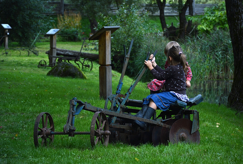 <p>Ant vieno iš eksponatų, o jų Pilaitės malūne daugybė.</p>
