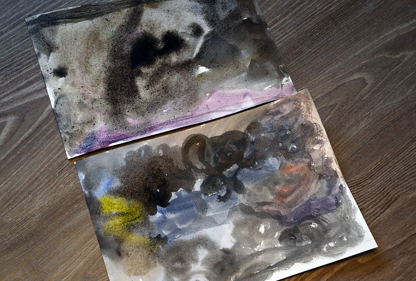 <p>Fonas džiūsta</p>
